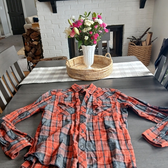 Wrangler Retro Fit Men's Red and Gray Plaid Shirt NWOT size L - Picture 2 of 5